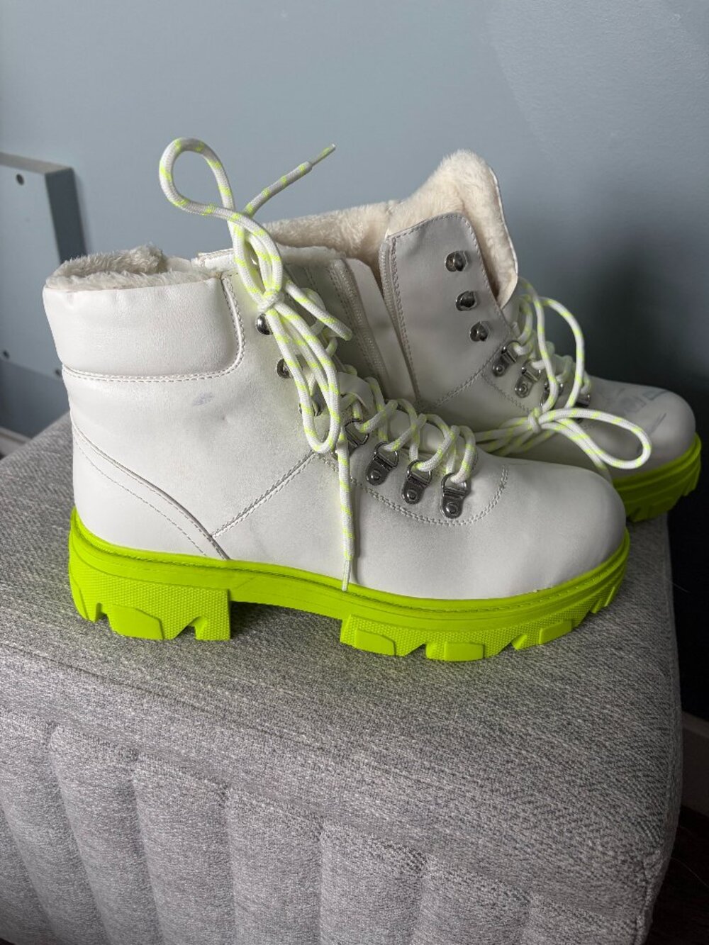 BRAND New White x Neon Green Size 10/11 ***Shoe Cleaner Special - see photos***